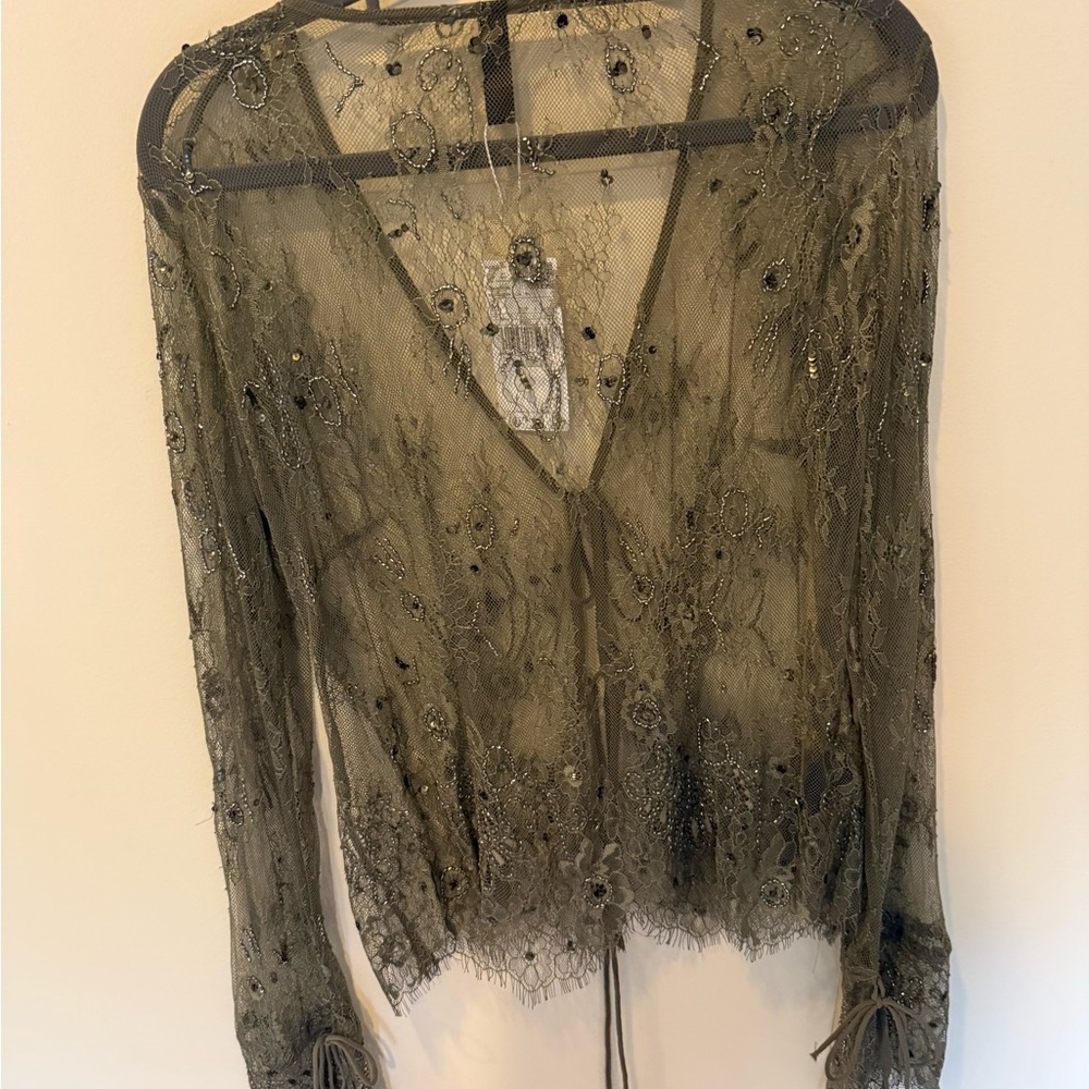 Mango Lace Appliqué Top Size 6 NWT Light/Pastel Grey - Picture 3 of 10